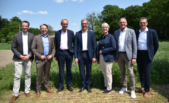 v.l.: Dr. Philipp Spinne, Jan Heinecke, Friedrich Merz, Dr. Dirk Köckler, Susanne Schulze Bockeloh, Franz-Josef Holzenkamp, Bernd Homann.